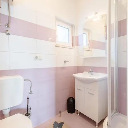 Apartment Krilo Podstrana