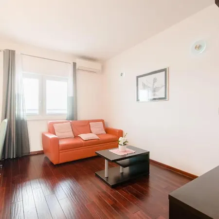 Krilo アパート *