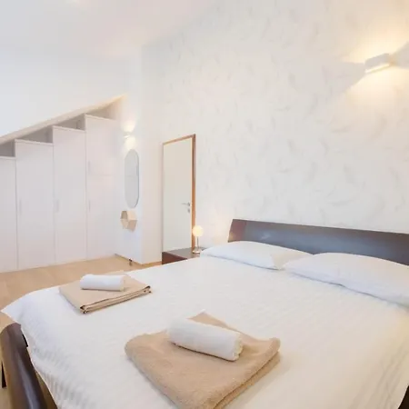 Krilo Apartment *
