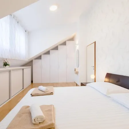 Krilo Apartment Podstrana